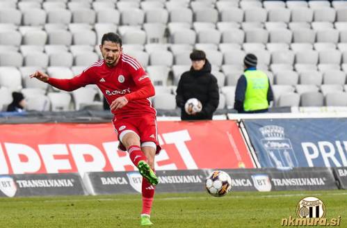 Dragan Lovrić v dresu SC Otelul Galati