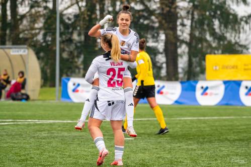 Sara Makovec in Noelle Vilčnik.