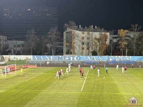 Večerni dvoboj Primorja in Mure v Novi Gorici.