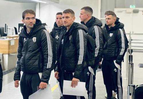 Muraši na dunajskem letališču. Od leve: Pucko, Nuhanović, Vrbanec, Raduha in Kurtović.