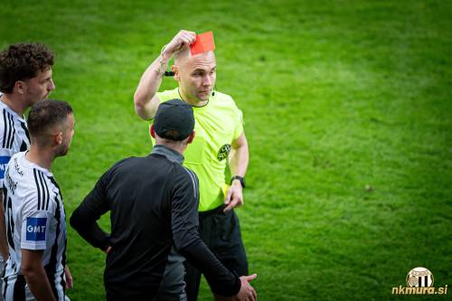 Alen Borošak je zaradi ugovarjanja izključil Matjaža Keka.