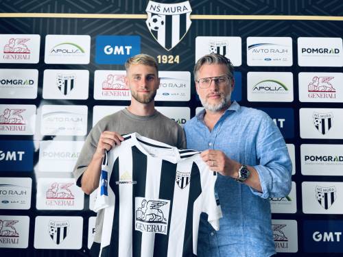 Raphael Hofer in športni direktor Knut Schulz.