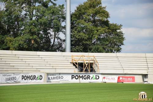 Gradnja severozahodne tribune.