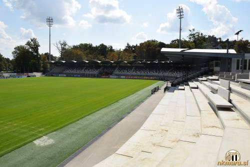 Severozahodna tribuna.