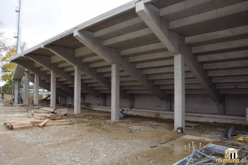 Severozahodna tribuna z zadnje strani.