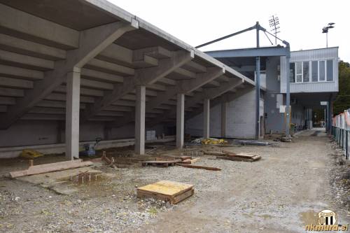 Severozahodna tribuna z zadnje strani.