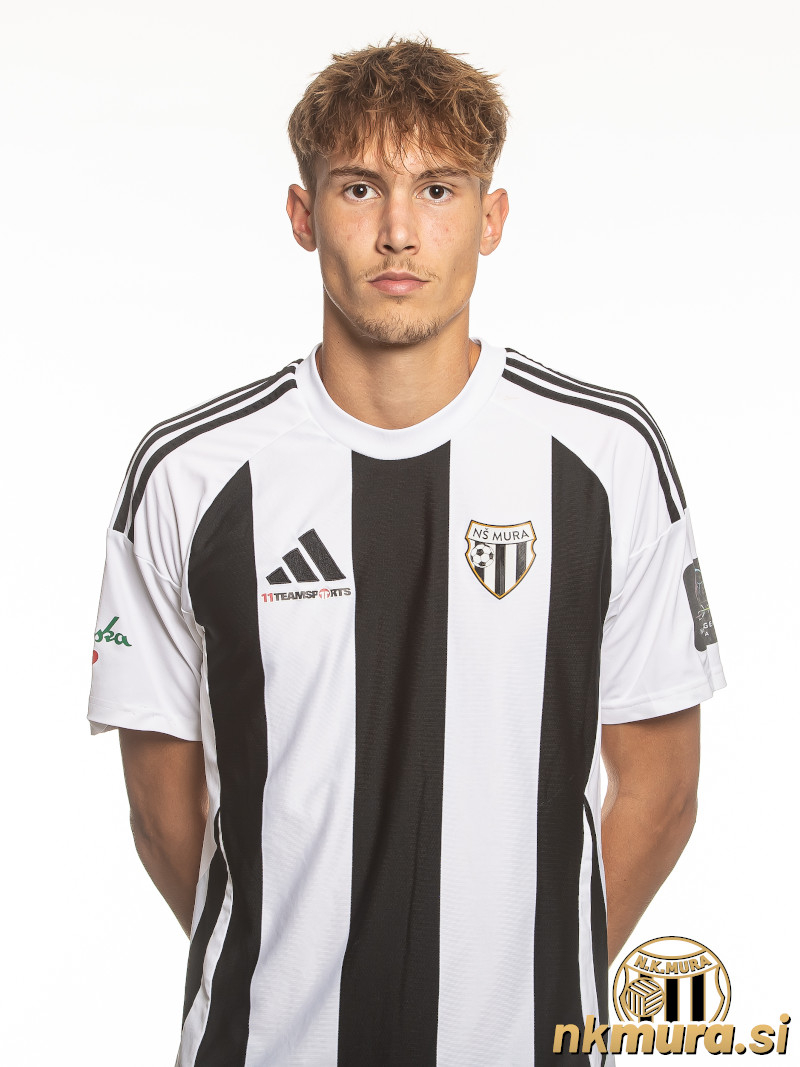 Bine Anželj leta 2024 v dresu mladinske ekipe Mure U19.